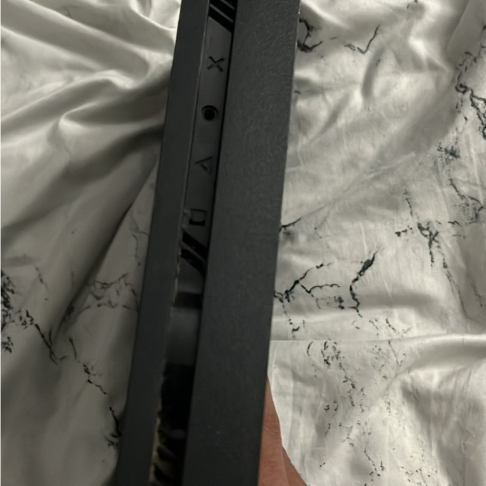 Ps4 Slim - Picture 5 of 5